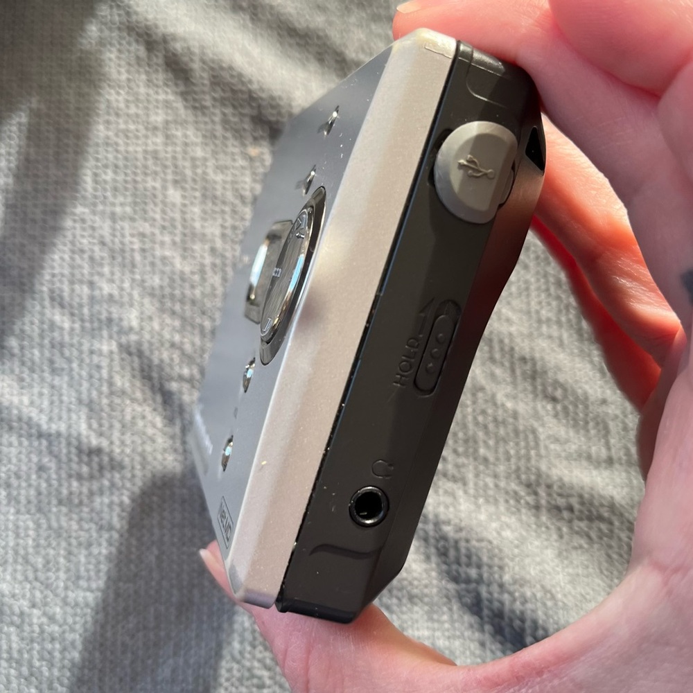 Sony Walkman Net MD MZ-NE410 Silver Minidisc Player Working Portable Music Retro - Picture 3 of 13